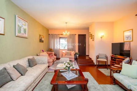 Casa com 4 Quartos à venda, 301m² no Guabirotuba, Curitiba