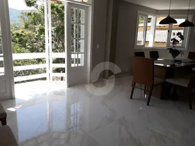 Casa de Condomínio com 3 Quartos à venda, 270m² no Badu, Niterói