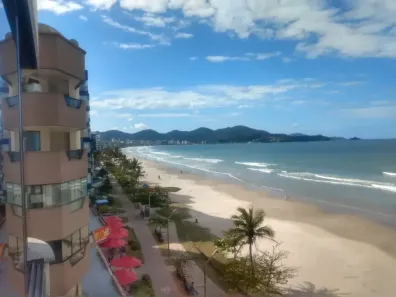 Apartamento com 3 Quartos para alugar, 105m² no Meia Praia, Itapema