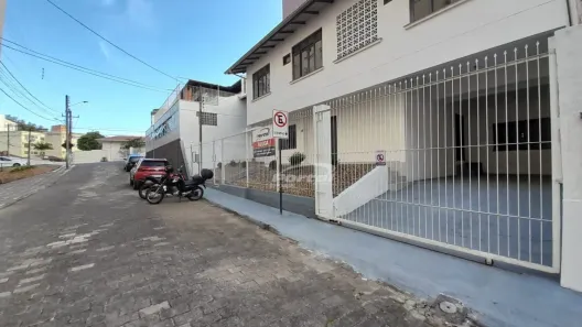 Imóvel Comercial com 5 Quartos para alugar, 323m² no Ponta Aguda, Blumenau