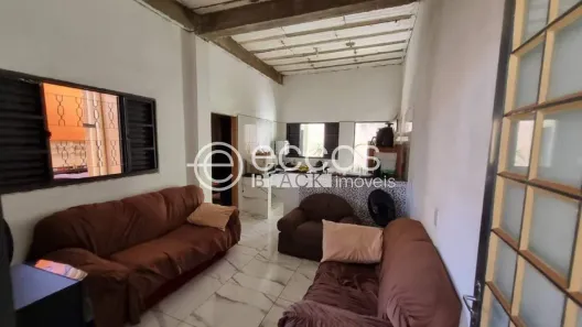 Casa com 3 Quartos à venda, 240m² no Jardim Ipanema, Uberlândia