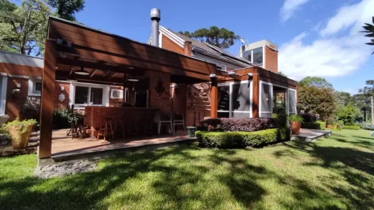 Casa com 4 Quartos à venda, 450m² no , Gramado
