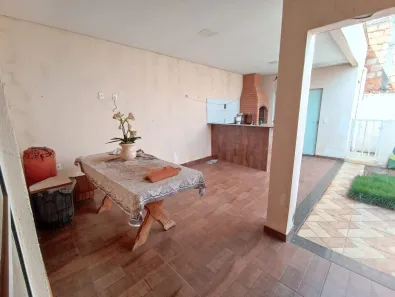 Casa de Condomínio com 2 Quartos à venda, 100m² no Aclimação, Uberlândia