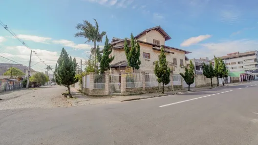 Casa com 3 Quartos para alugar, 395m² no Vila Eunice Nova, Cachoeirinha