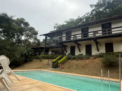 Casa de Condomínio com 3 Quartos para alugar, 400m² no Bonsucesso, Petrópolis