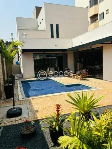 Casa com 3 Quartos à venda, 230m² no Daniel Fonseca, Uberlândia