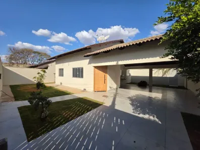 Casa com 3 Quartos à venda, 148m² no Setor Garavelo, Aparecida de Goiânia