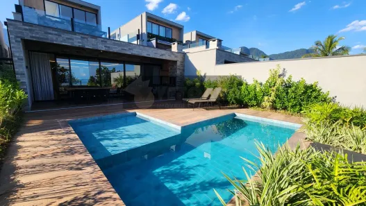 Sobrado com 4 Quartos à venda, 198m² no Maresias, São Sebastião