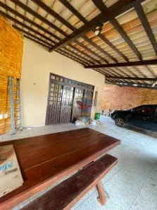 Casa com 3 Quartos à venda, 220m² no Candelária, Natal