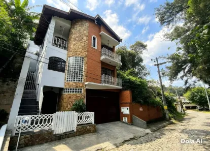 Sobrado com 3 Quartos à venda, 250m² no Olho D'Água, Mairiporã