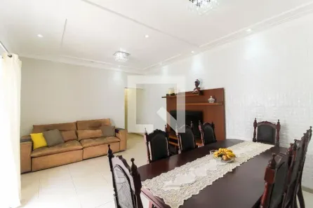 Casa com 3 Quartos à venda, 180m² no Vila Bertioga, São Paulo
