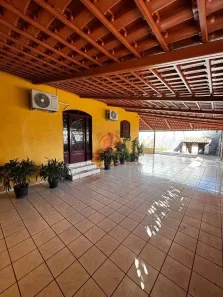 Casa com 3 Quartos à venda, 188m² no Vila Jardim Pompéia, Goiânia