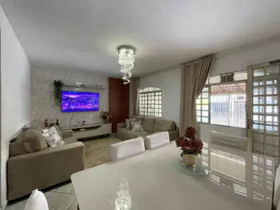 Sobrado com 8 Quartos à venda, 150m² no Ceilândia Sul, Brasília
