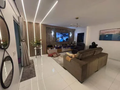 Casa com 3 Quartos à venda, 224m² no Itaperi, Fortaleza