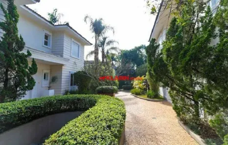 Casa de Condomínio com 4 Quartos para alugar, 710m² no Jardim Petrópolis, São Paulo