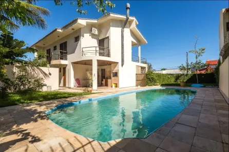 Casa com 4 Quartos à venda, 330m² no Itacorubi, Florianópolis