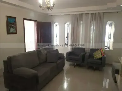 Sobrado com 4 Quartos à venda, 259m² no Vila Scarpelli, Santo André