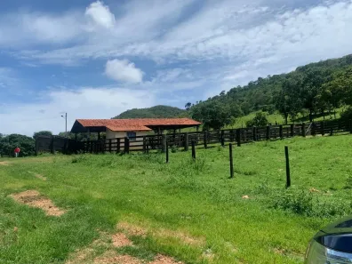 Fazenda/Sítio com 3 Quartos à venda, 400m² no Área Rural de Uruaçu, Uruaçu