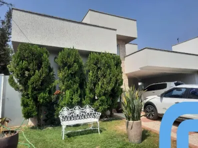 Casa de Condomínio com 3 Quartos à venda, 200m² no Jardins Lisboa, Goiânia