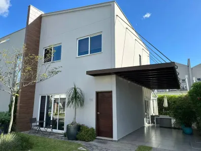 Casa de Condomínio com 3 Quartos à venda, 150m² no São Judas Tadeu, Balneário Camboriú