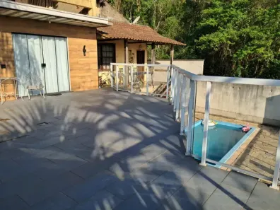 Casa de Condomínio com 2 Quartos à venda, 347m² no Itaipu, Niterói