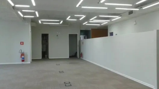 Ponto Comercial para alugar, 374m² no Cidade Monções, São Paulo