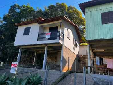 Casa com 2 Quartos para alugar, 80m² no Ceará, Criciúma