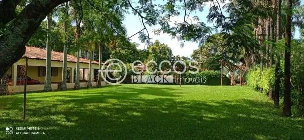 Fazenda/Sítio com 4 Quartos à venda, 589m² no Jockey Camping, Uberlândia