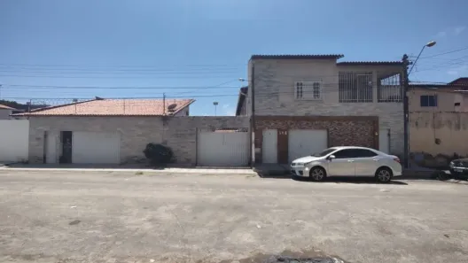 Casa com 10 Quartos à venda, 700m² no Aeroporto, Fortaleza