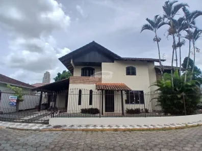 Casa com 3 Quartos para alugar, 143m² no Centro, Balneário Piçarras