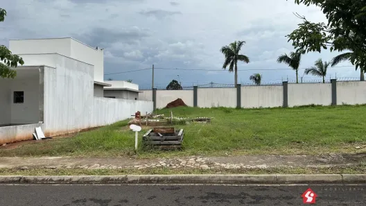 Lote/Terreno à venda, 300m² no Parque Residencial Mart Ville, Presidente Prudente