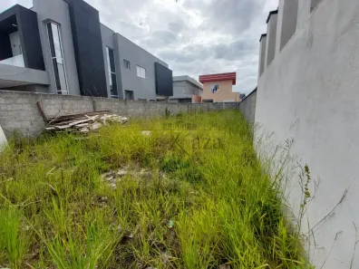 à venda, 212m² no Jardim Jacinto, Jacareí