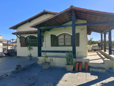 Casa com 5 Quartos à venda, 240m² no Vila Capri, Araruama