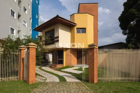Sobrado com 3 Quartos à venda, 214m² no Cidade Industrial, Curitiba