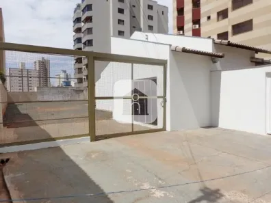 Lote/Terreno para alugar, 704m² no Martins, Uberlândia