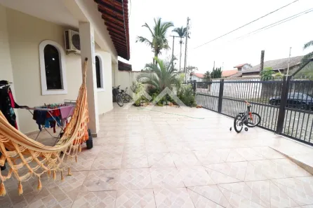 Casa com 3 Quartos à venda, 131m² no Parque Turistico, Peruíbe