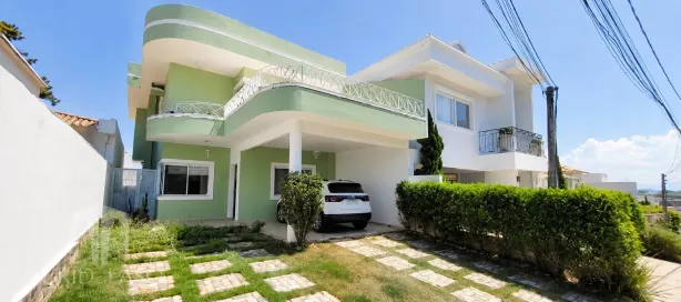 Casa com 4 Quartos para venda ou aluguel, 270m² no Cancela Preta, Macaé