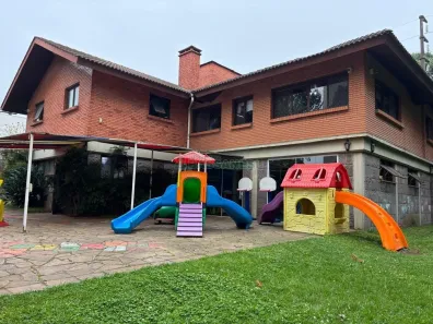 Casa com 4 Quartos para alugar, 390m² no Nossa Senhora de Lourdes, Caxias do Sul