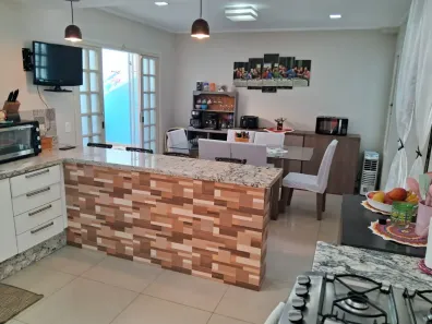 Sobrado com 3 Quartos à venda, 184m² no Vila Oliveira, Mogi das Cruzes