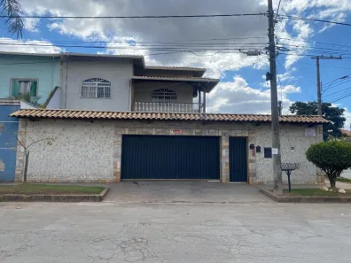 Casa com 3 Quartos à venda, 260m² no Bandeirantes (Pampulha), Belo Horizonte