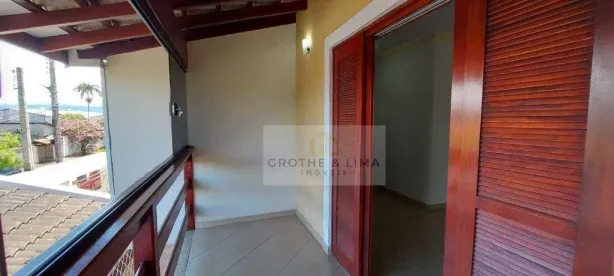 Sobrado com 4 Quartos à venda, 195m² no Loteamento Alfredo Abilio Flores, Pindamonhangaba