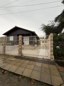 Casa com 2 Quartos para alugar, 65m² no Carianos, Florianópolis