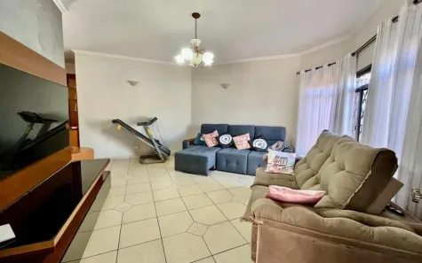 Casa com 3 Quartos à venda, 231m² no Jardim Leblon, Campo Grande