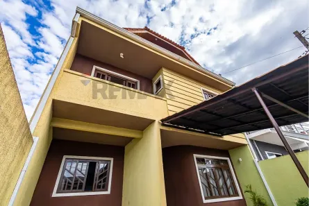 Sobrado com 3 Quartos à venda, 239m² no Capão Raso, Curitiba