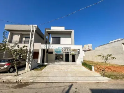 Sobrado com 3 Quartos à venda, 211m² no Jardim Jacinto, Jacareí