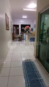 Casa com 3 Quartos à venda, 182m² no Presidente Roosevelt, Uberlândia
