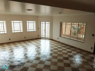 Casa com 4 Quartos à venda, 600m² no Vila São Lúcio, Botucatu