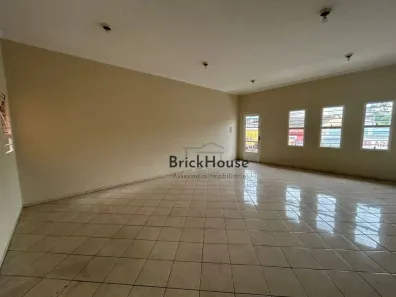 Sala Comercial à venda, 150m² no Centro, São Roque