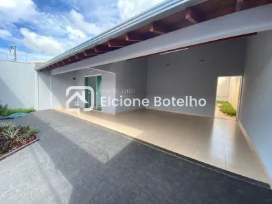 Casa com 3 Quartos para alugar, 146m² no Jardim Europa, Uberlândia