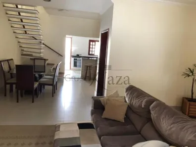Sobrado com 3 Quartos à venda, 211m² no Parque Residencial Santo André, Caçapava